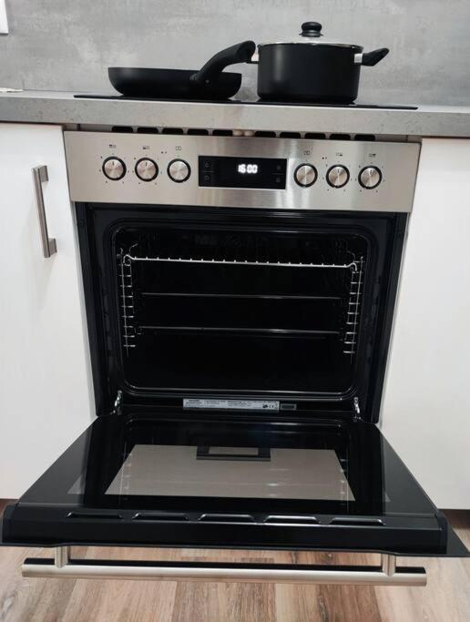 Stylische Altstadtwohnung - Netflix - Smart Tv - Schlafsofa Fuer 3 Personen Erfurt Extérieur photo