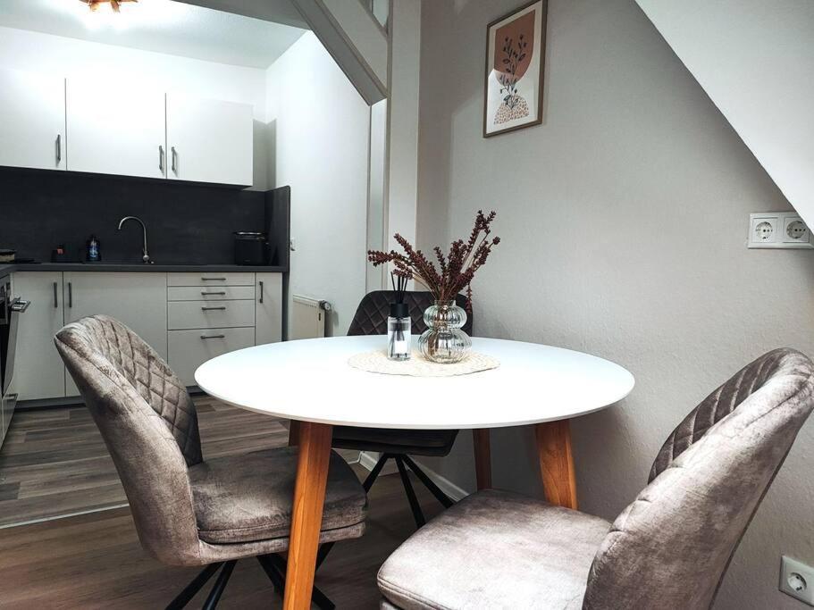Stylische Altstadtwohnung - Netflix - Smart Tv - Schlafsofa Fuer 3 Personen Erfurt Extérieur photo